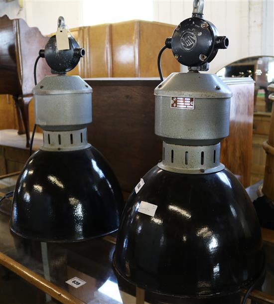 Pr industrial lamps(-)